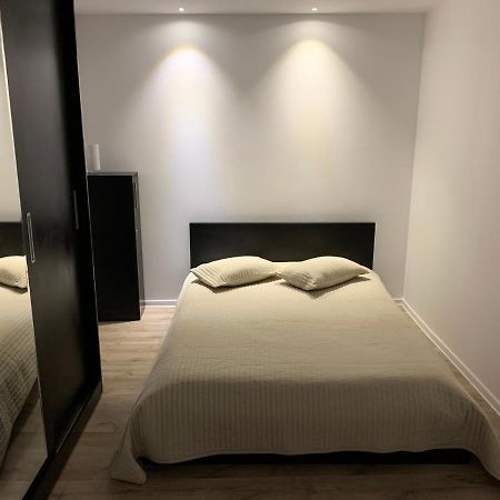 Apartment City Center Pitesti Exterior photo