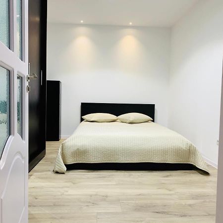 Apartment City Center Pitesti Exterior photo